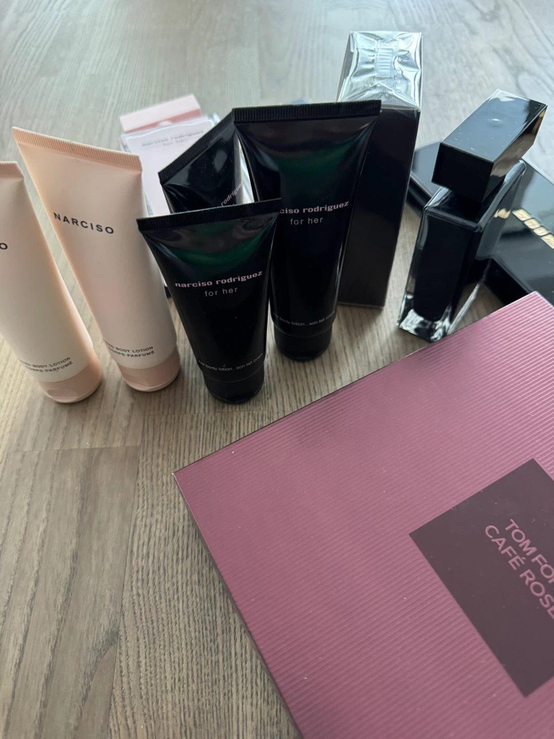 New: Narciso Rodriguez Bundle 200ml perfume 325ml body lotions - photo 4
