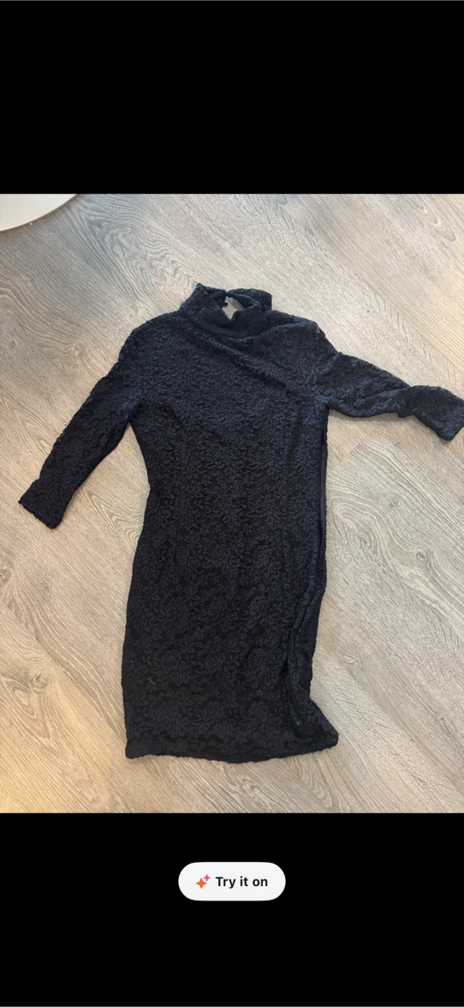 Zara -Black lace high-neck dress -medium
