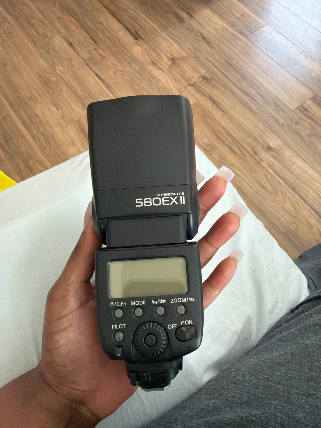 Canon Speedlite 580EX II Flash - photo 3