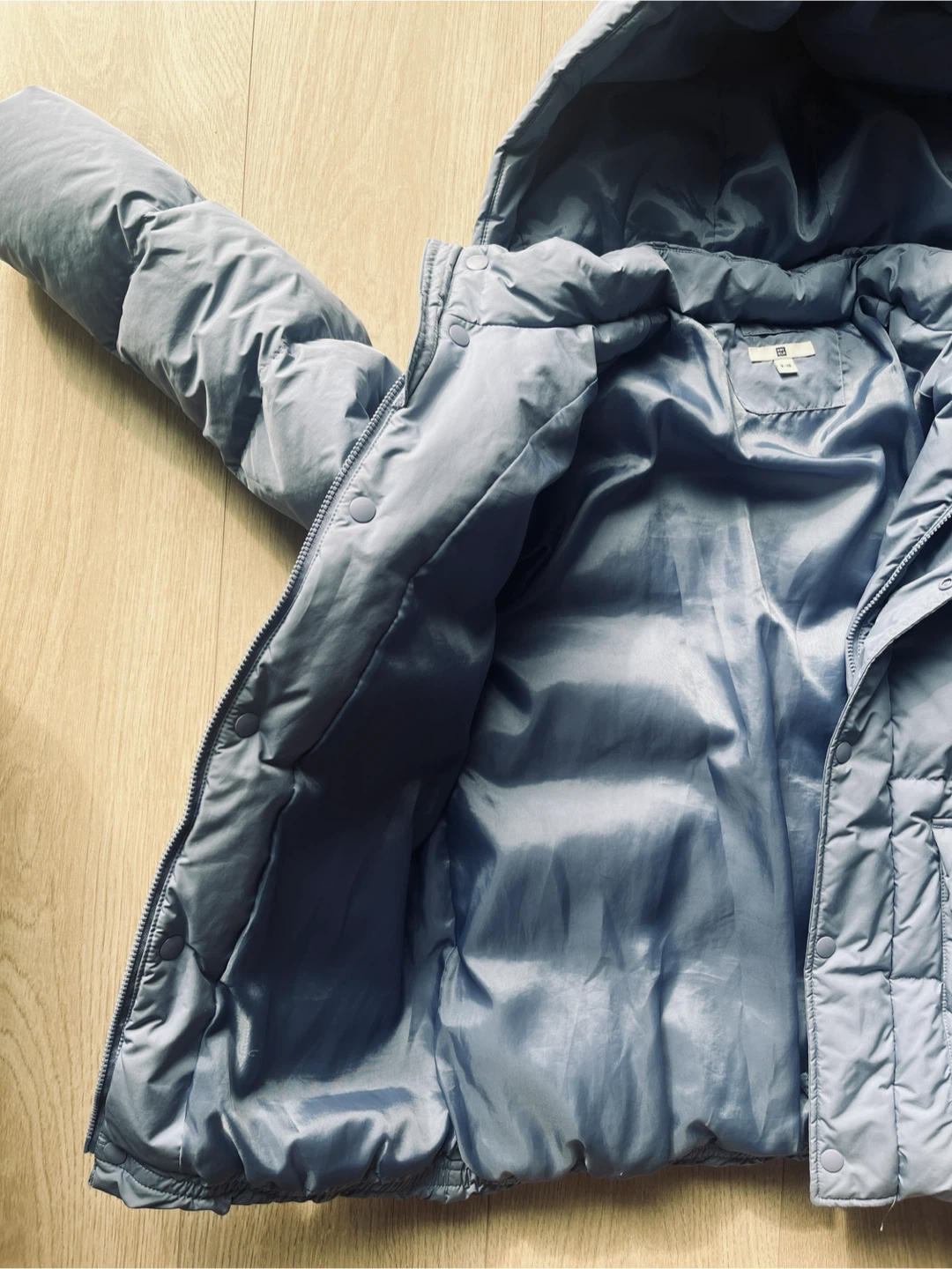 Uniqlo Kids Hooded Puffer Jacket - size 9-10 - photo 3