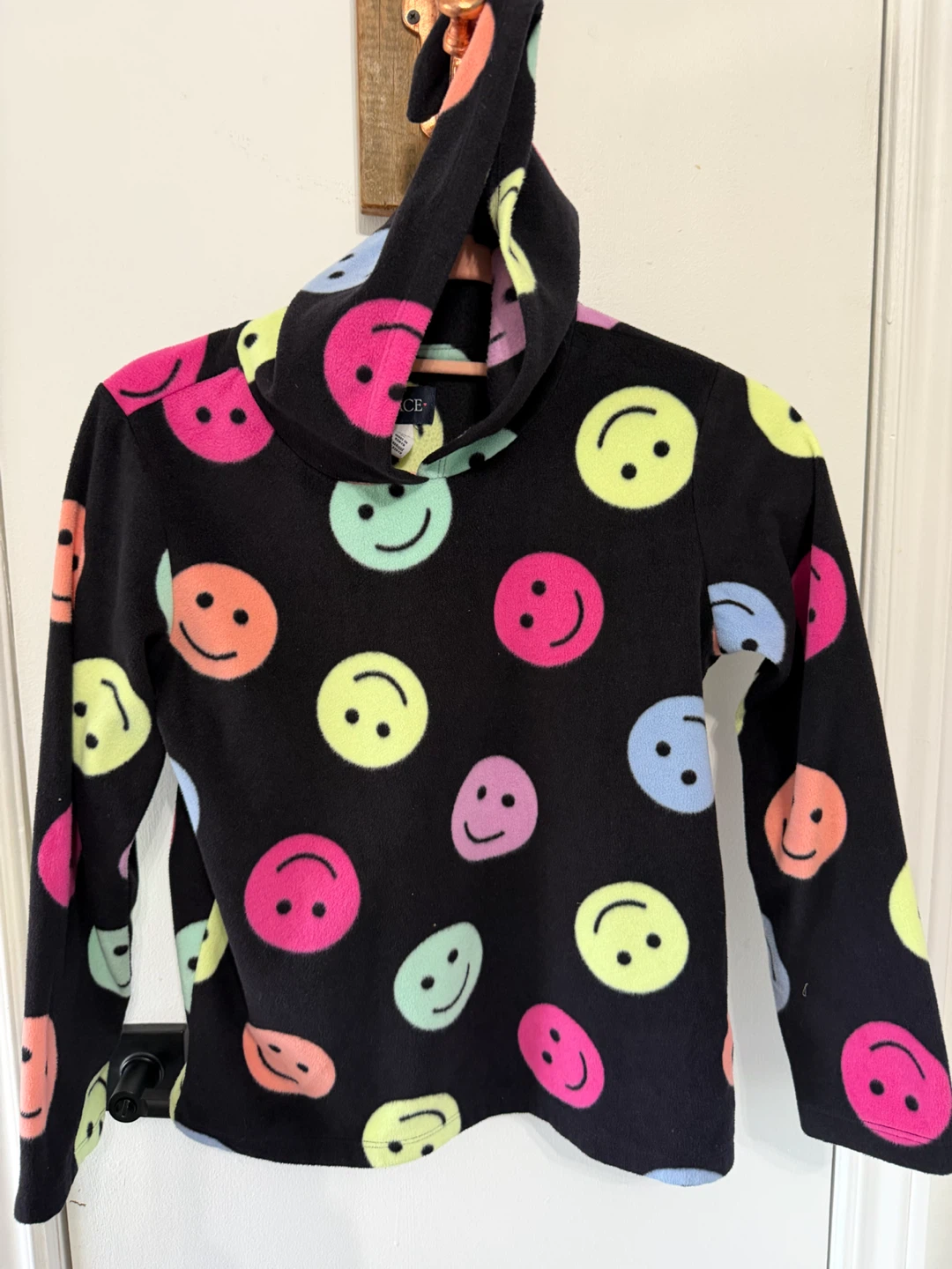 10/12 girls fleece smiley emoji sweater
