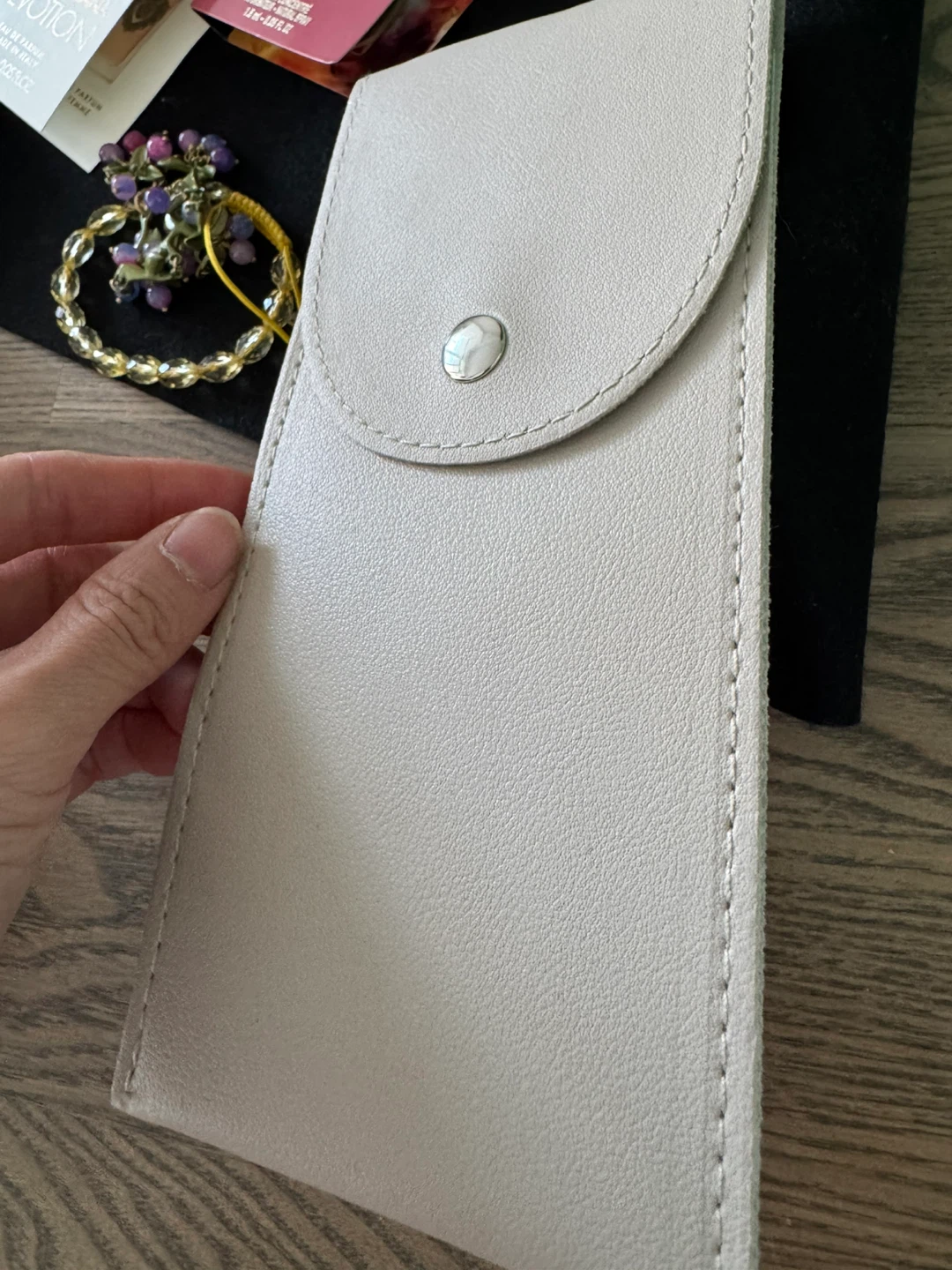 Beige Synthetic Leather make up brush Case