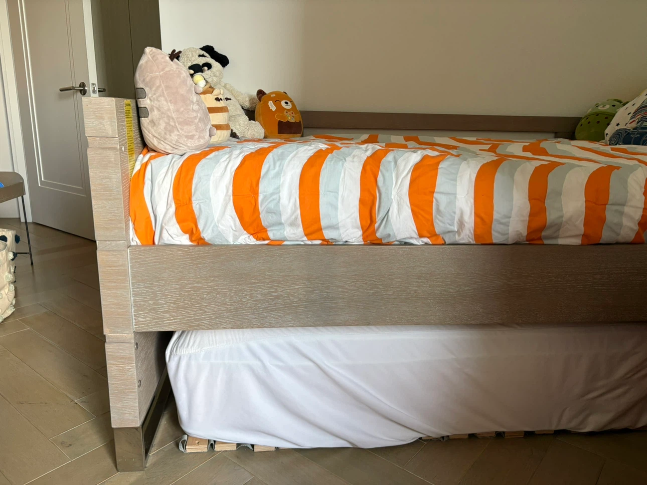 Modern Twin Bed Frame - photo 3