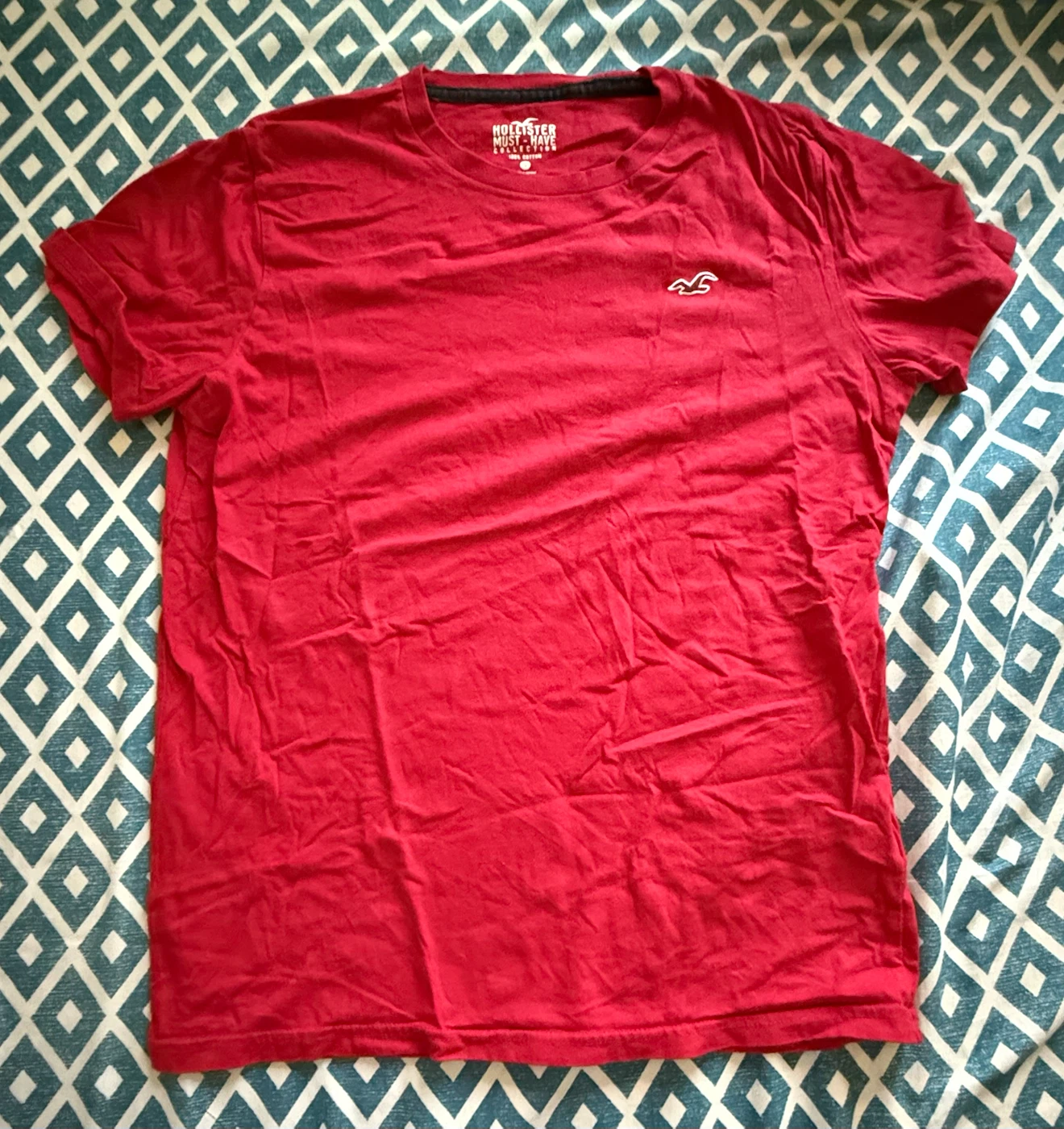 Hollister Must-Have Collection Red T-Shirt