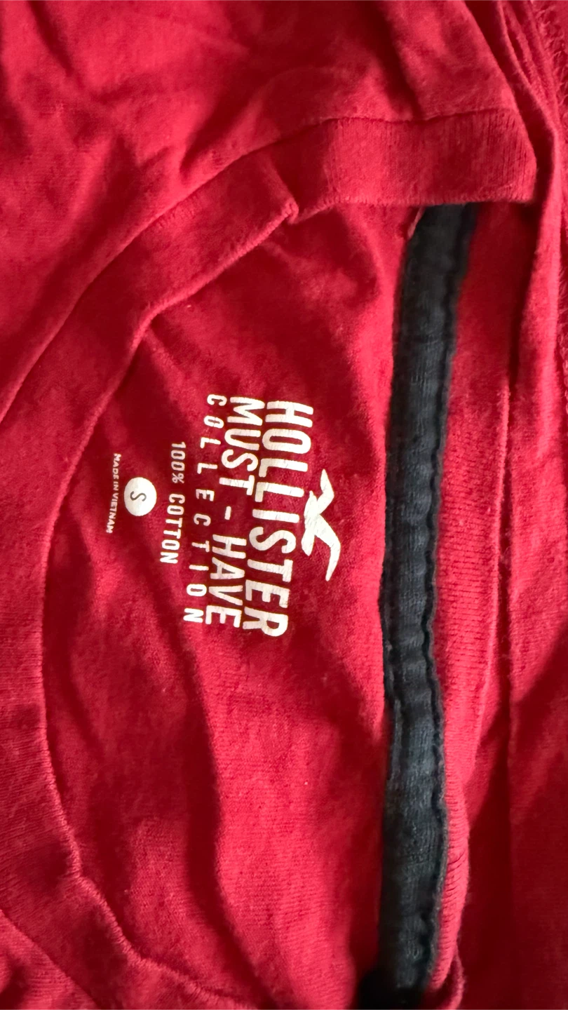 Hollister Must-Have Collection Red T-Shirt - photo 2