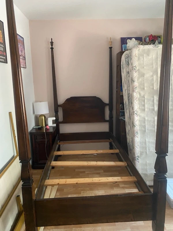 4 Post Bed frame -7 pieces