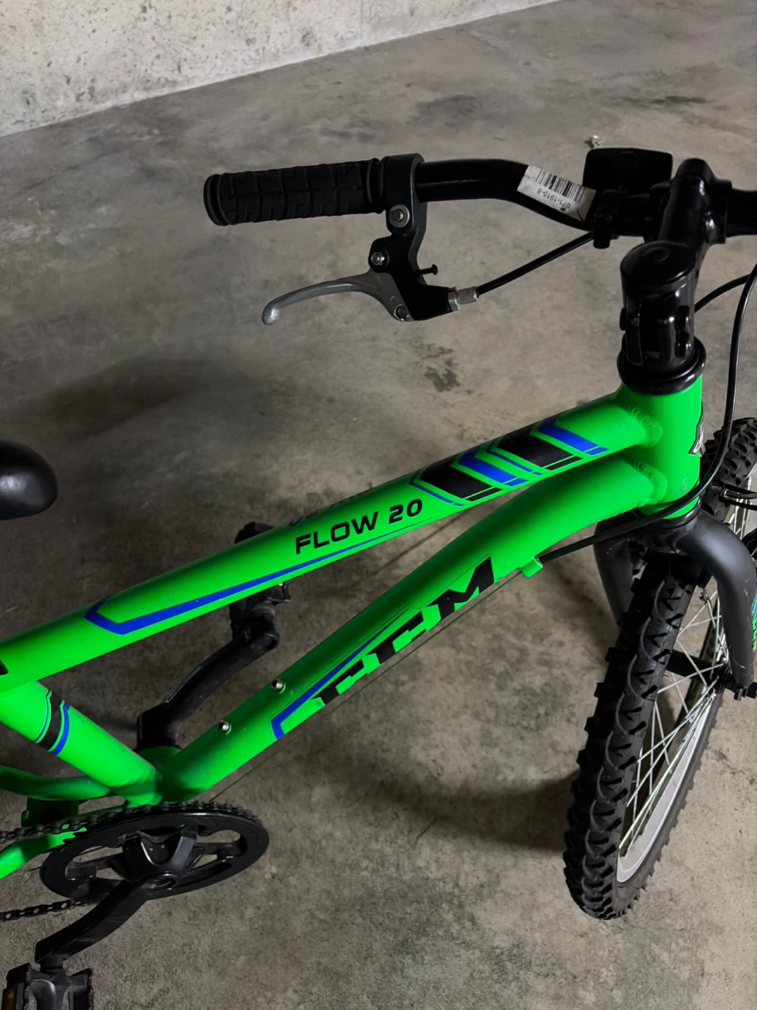CCM Flow 20-inch Kids Mountain Bike - photo 2
