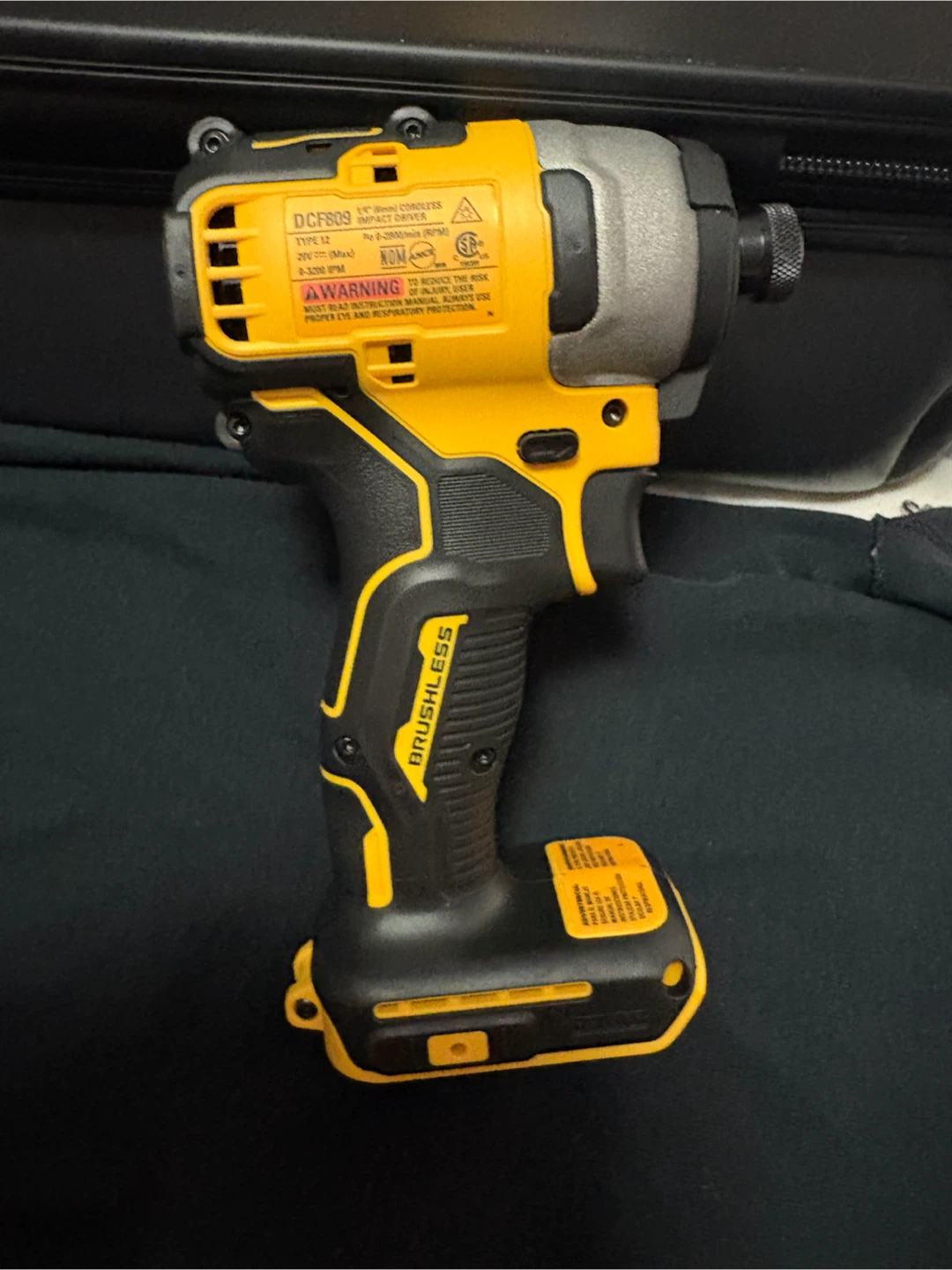 DeWalt ATOMIC 20V Max Brushless 1/4" Impact Driver Tool Only - photo 4