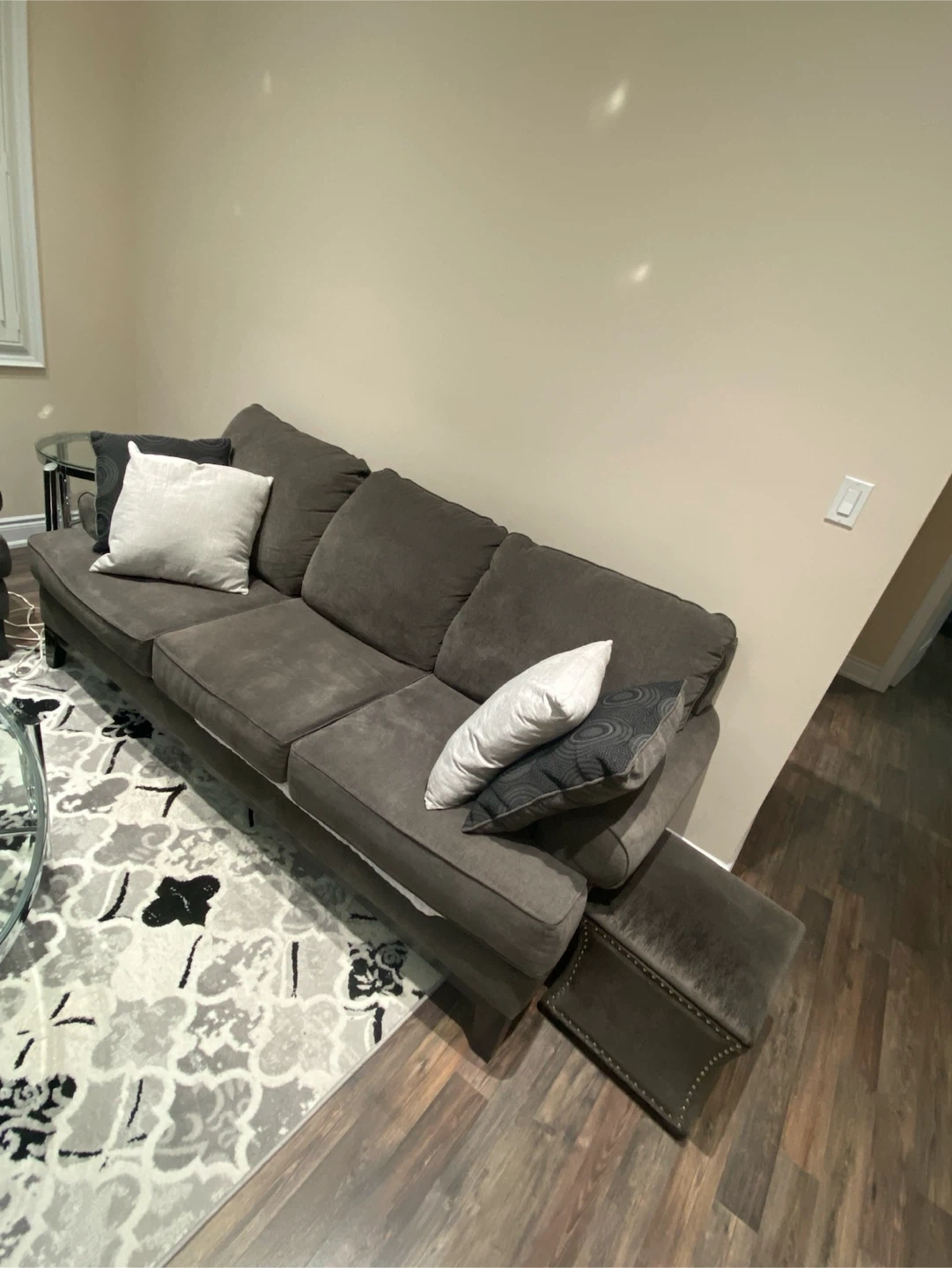 Dark Grey Three-Seater Sofa 7'X27"X88"