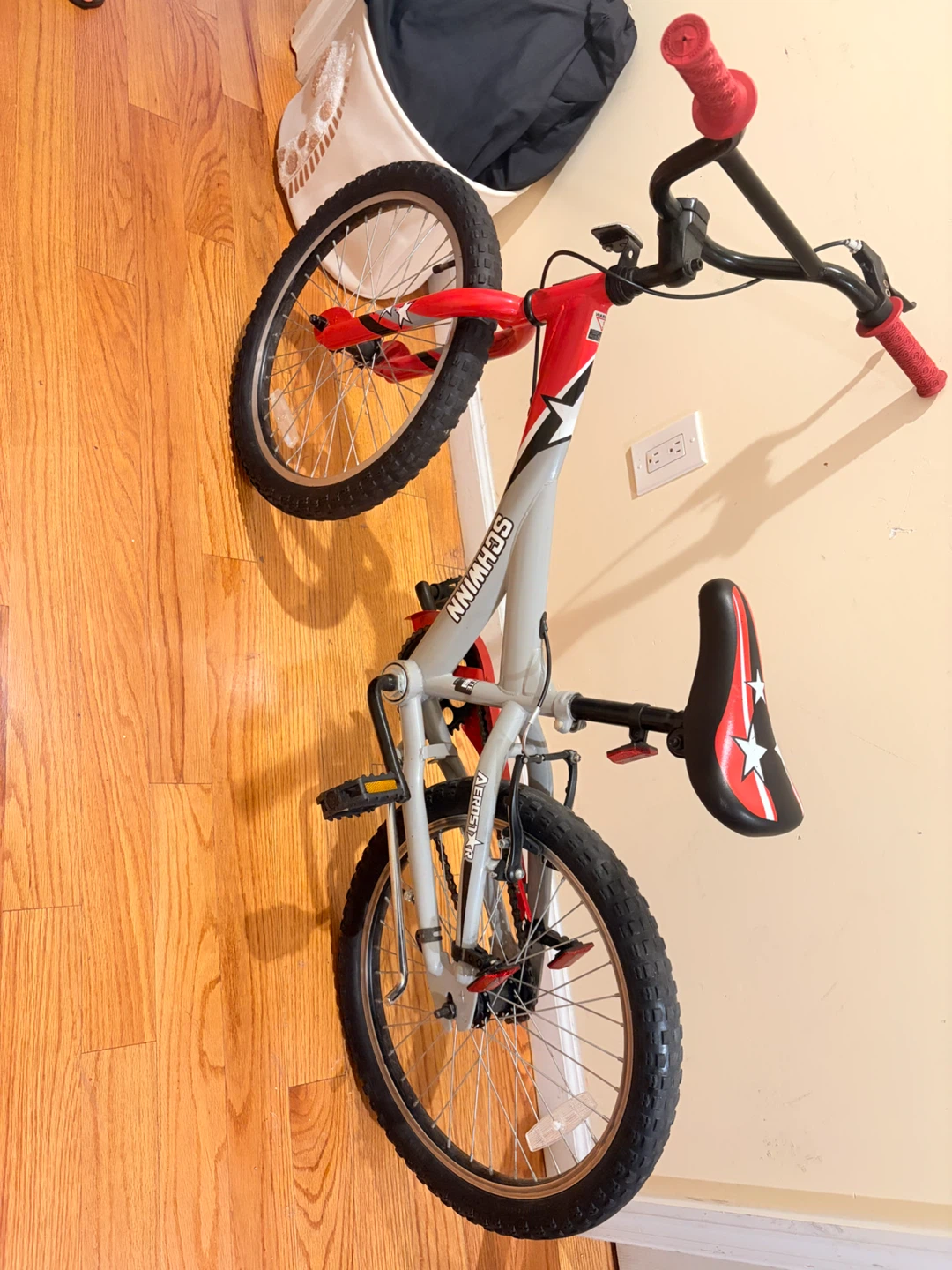 Schwinn Aerostar 20-inch Kids Bike - photo 3