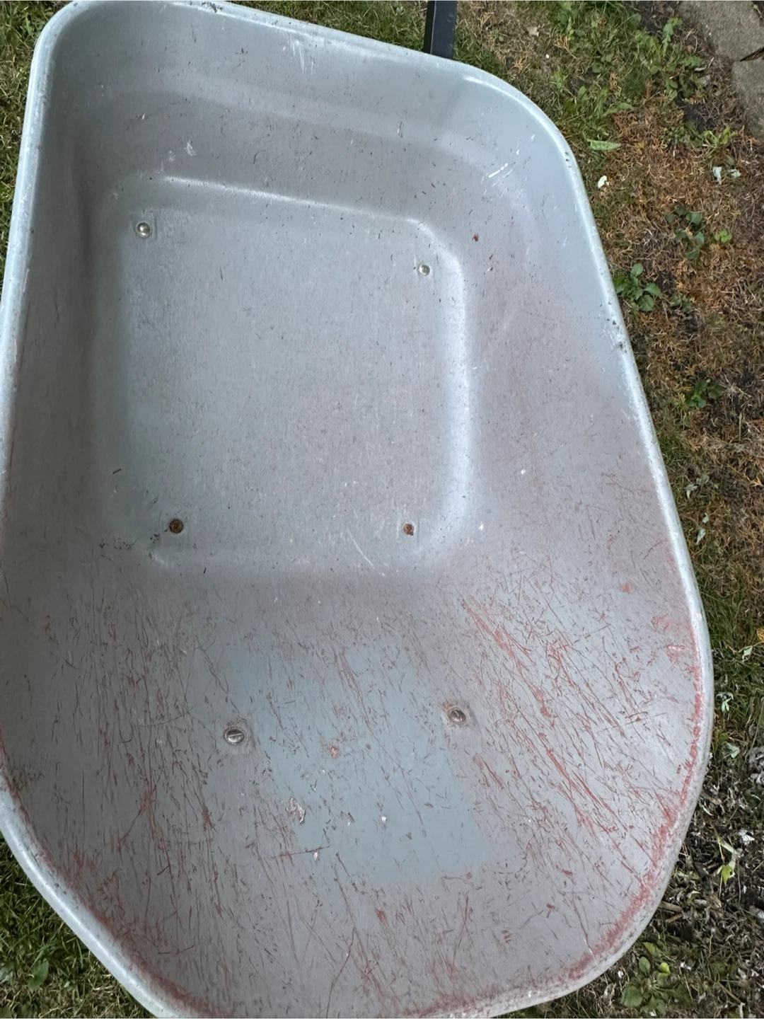 Gorilla Pro-Grade 6 Cubic Foot Wheelbarrow - photo 2