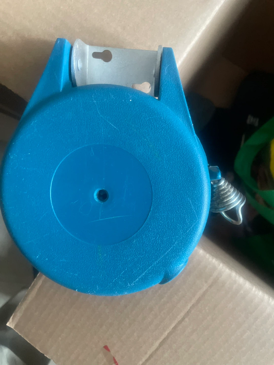 Retractable clothesline