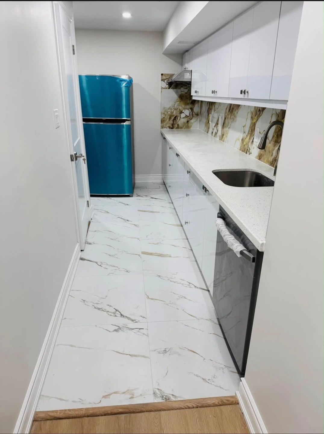 1 Bedroom Basement