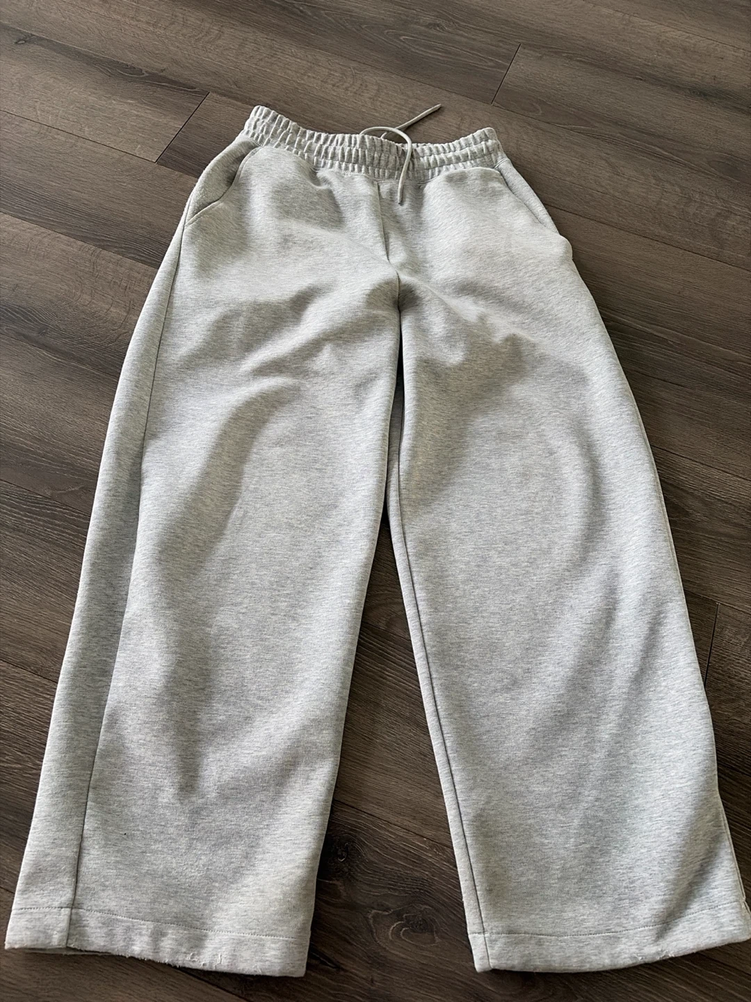 Small uniqlo sweatpants