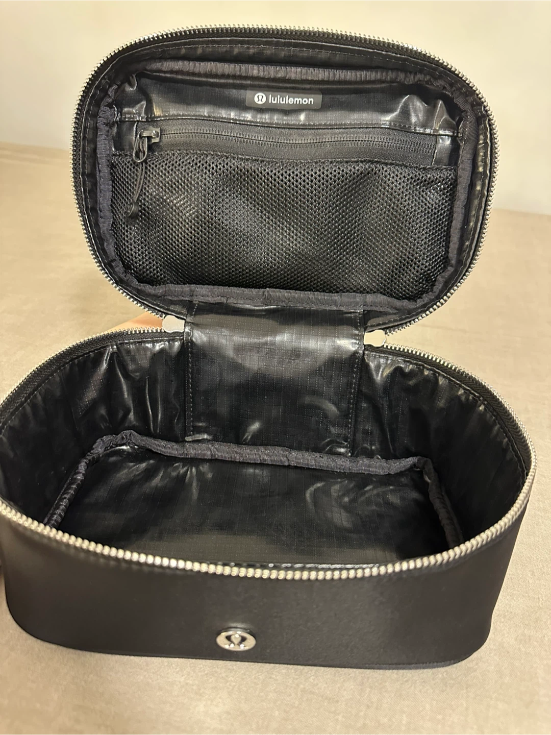 Lululemon Travel Toiletry Bag 3.5L - photo 3