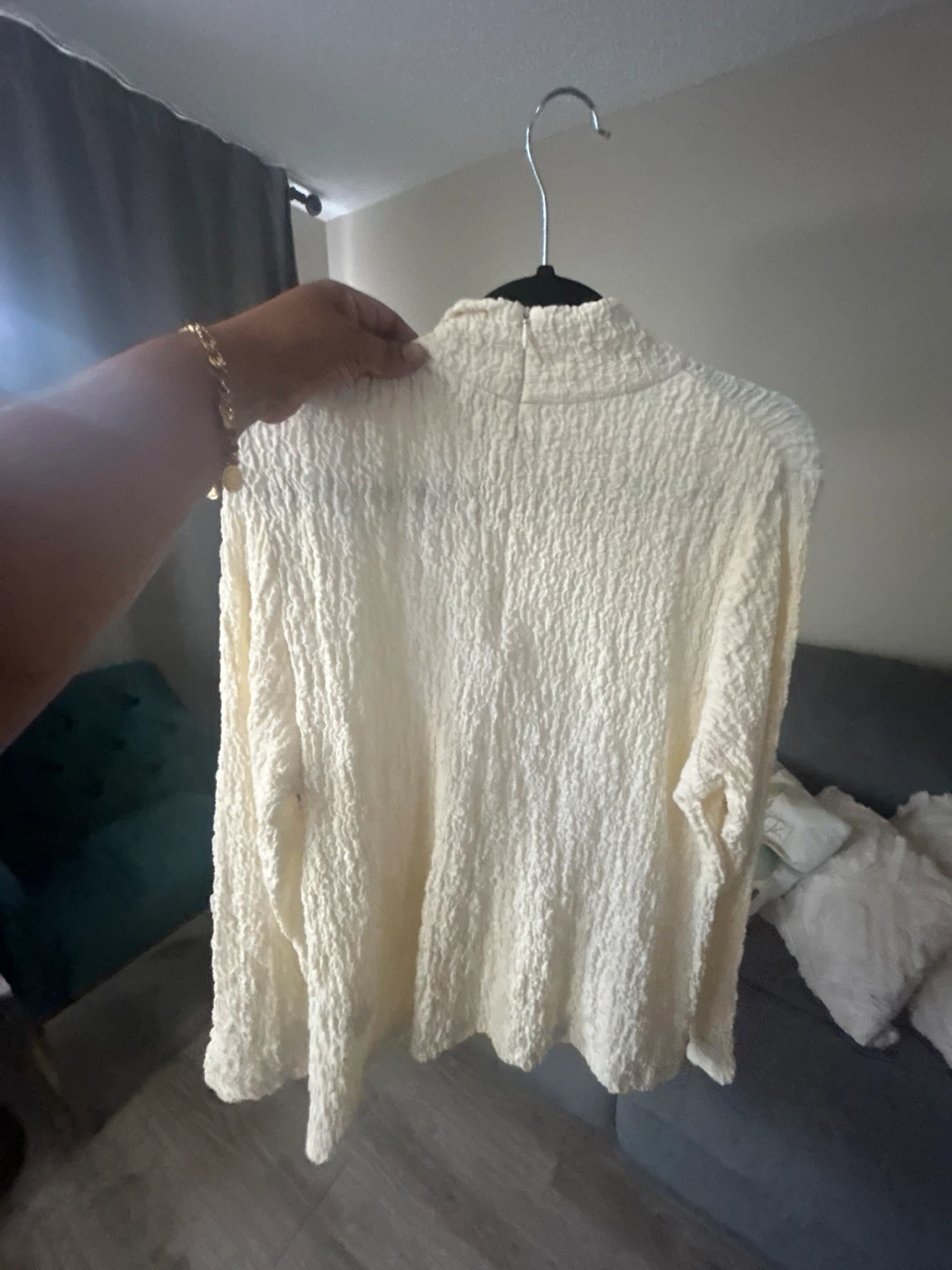 Contemporaine Par Simons Textured Cream Top