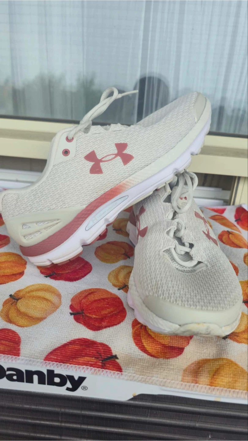 Under Armour women's sneakers - photo 2