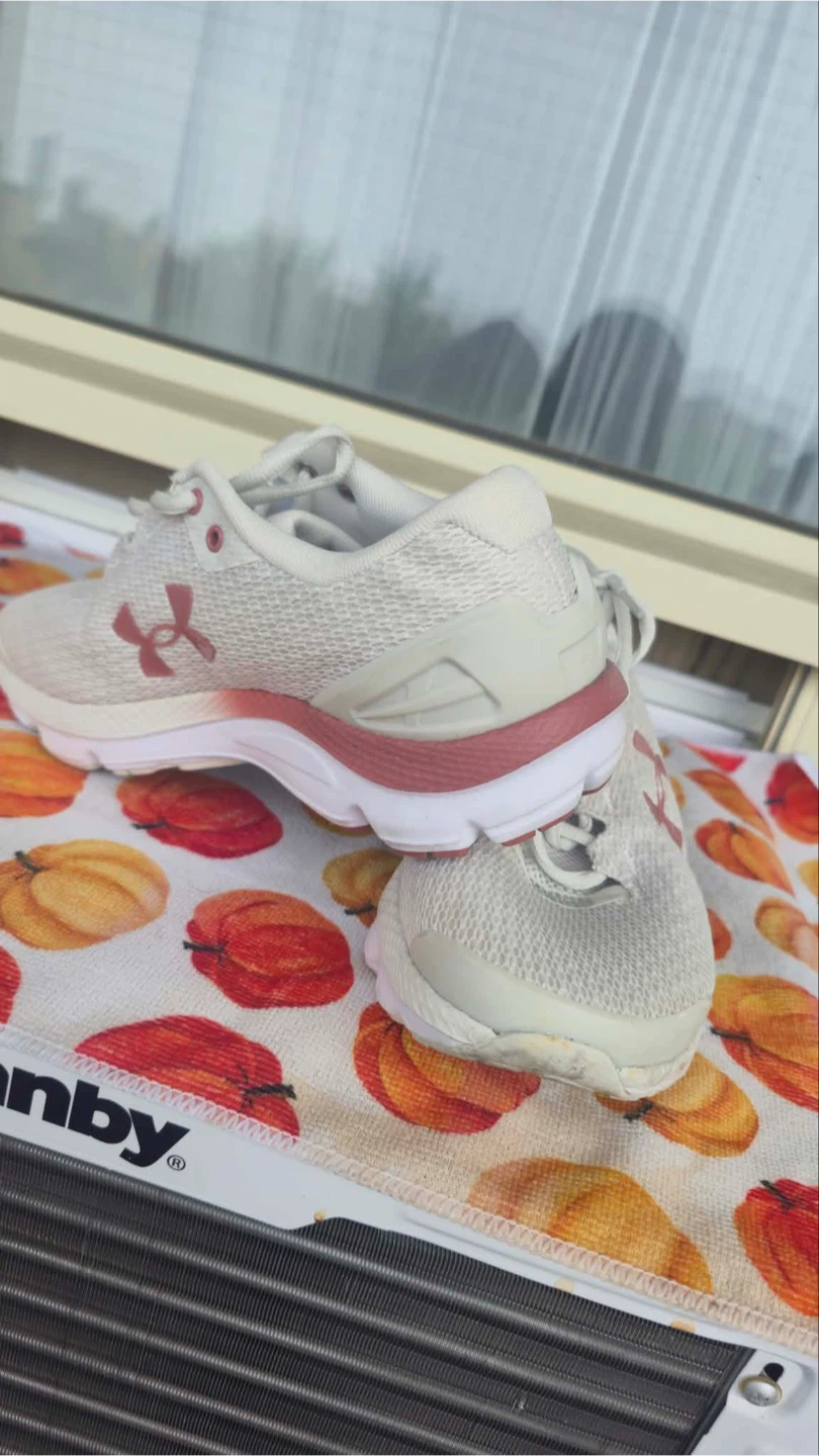 Under Armour women's sneakers - photo 3