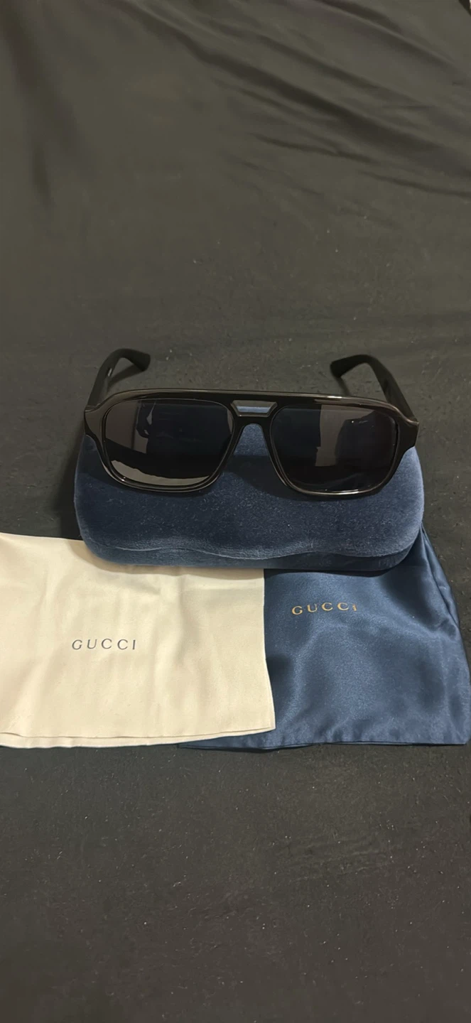 Gucci Sunglasses with Case and Pouch - photo 3