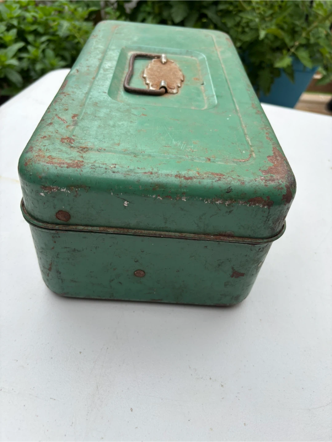 Vintage Metal Tackle Fishing Box - photo 4
