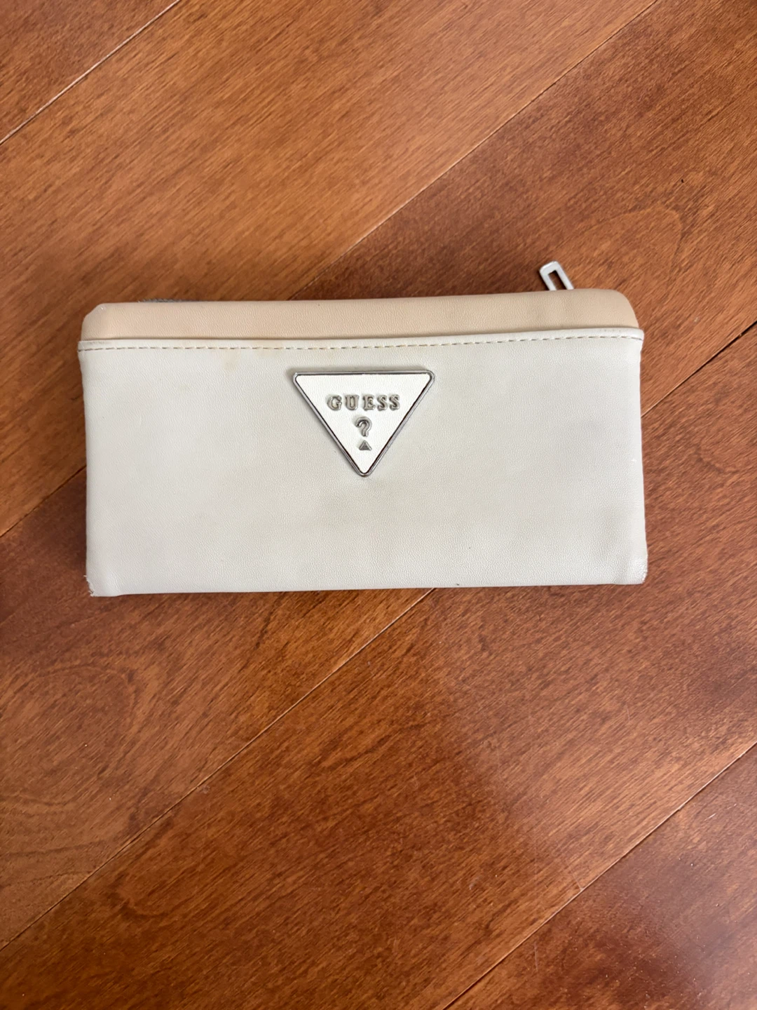 Guess long wallet