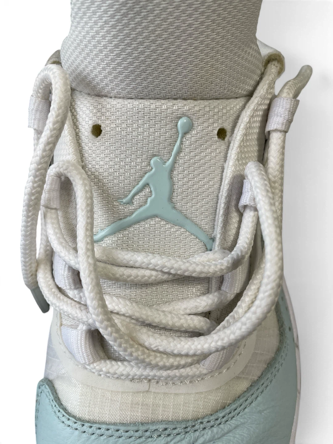 WMN Air Jordan 11 CMFR Low Igloo/ Glacier Blue White - photo 4