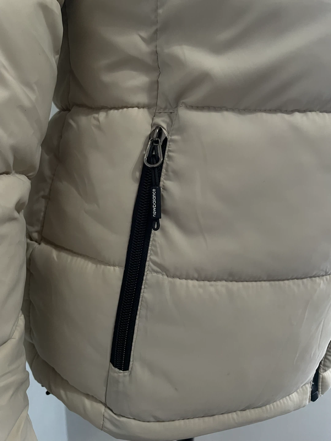 New Balance Hooded Winter Puffer Jacket Sherpa Lined Beige Black - photo 4