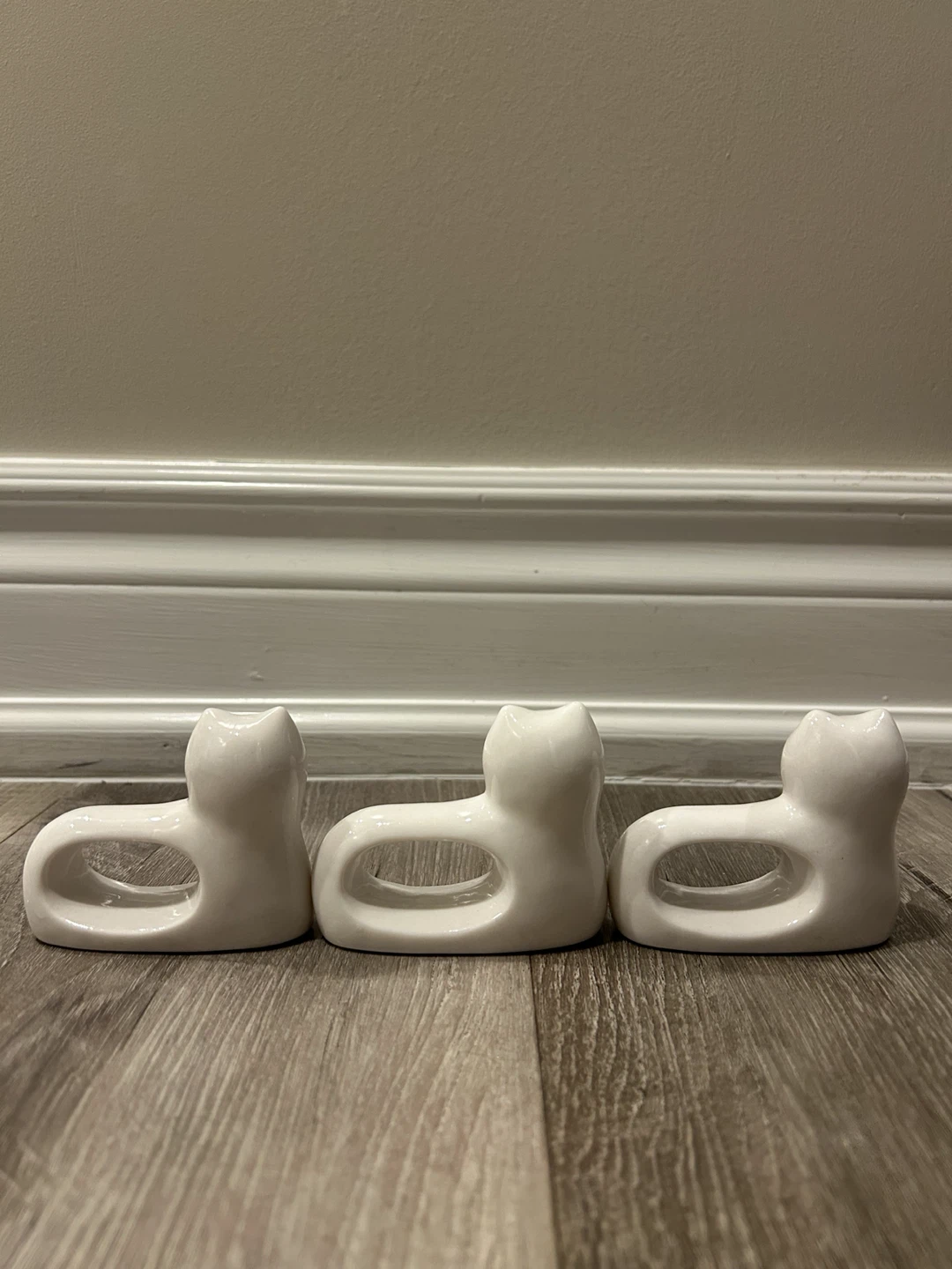 Vintage Abbott White Ceramic Cat Napkin Rings Set of 3 - photo 2