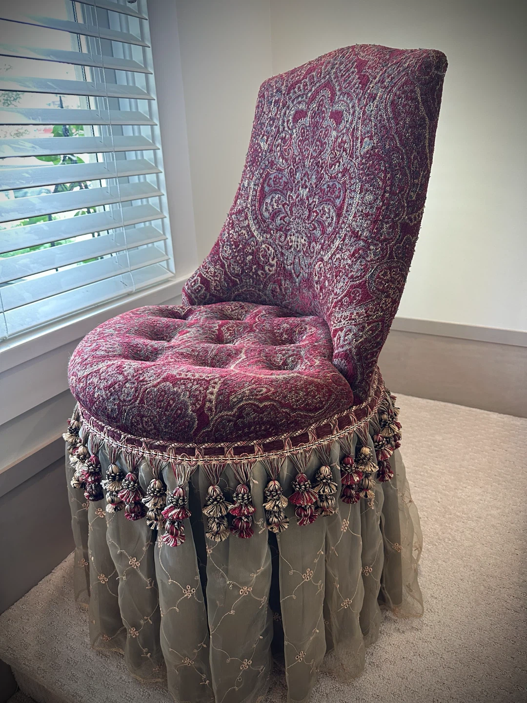Beautiful vintage style Boudoir chair