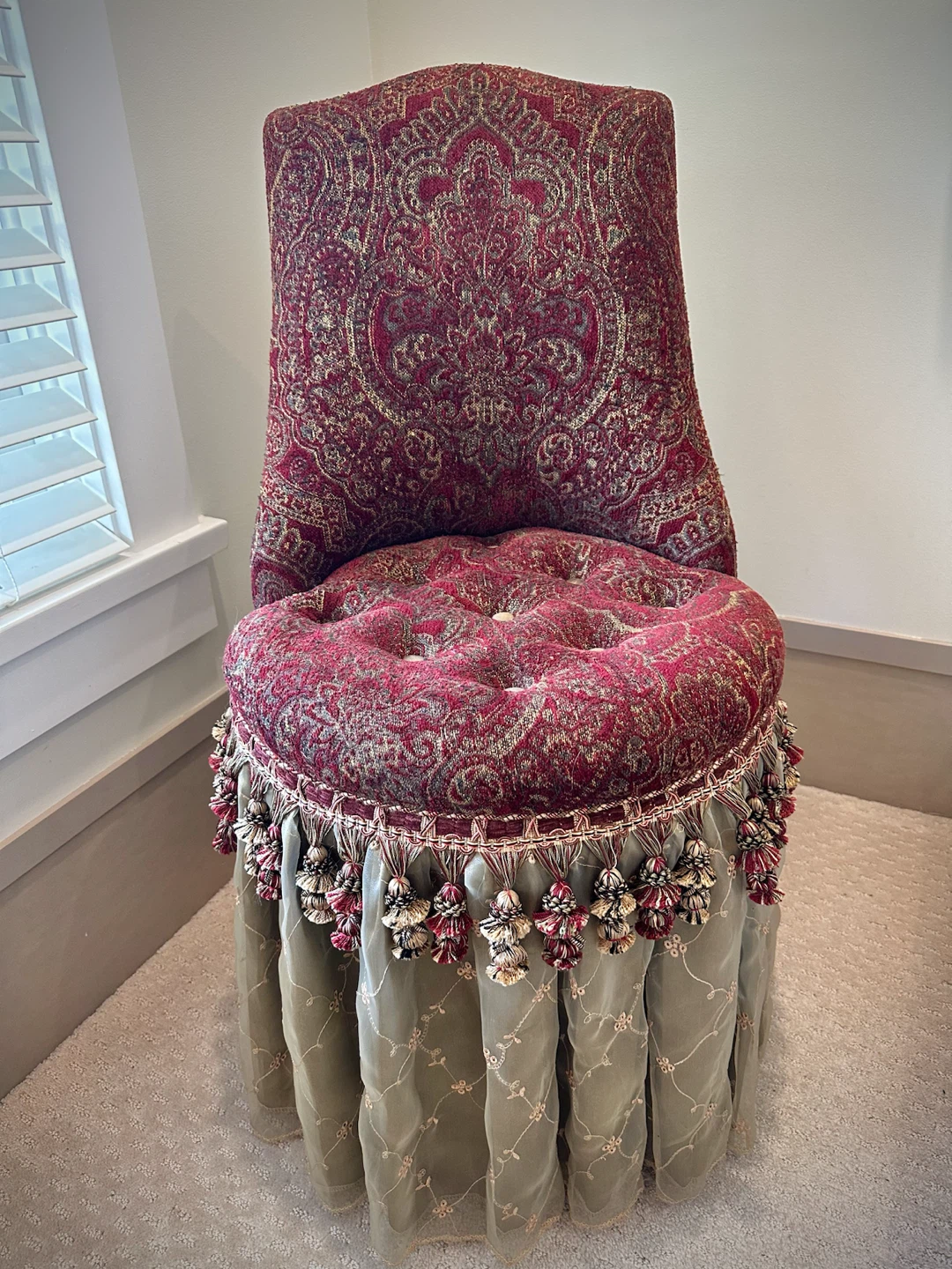 Beautiful vintage style Boudoir chair - photo 3