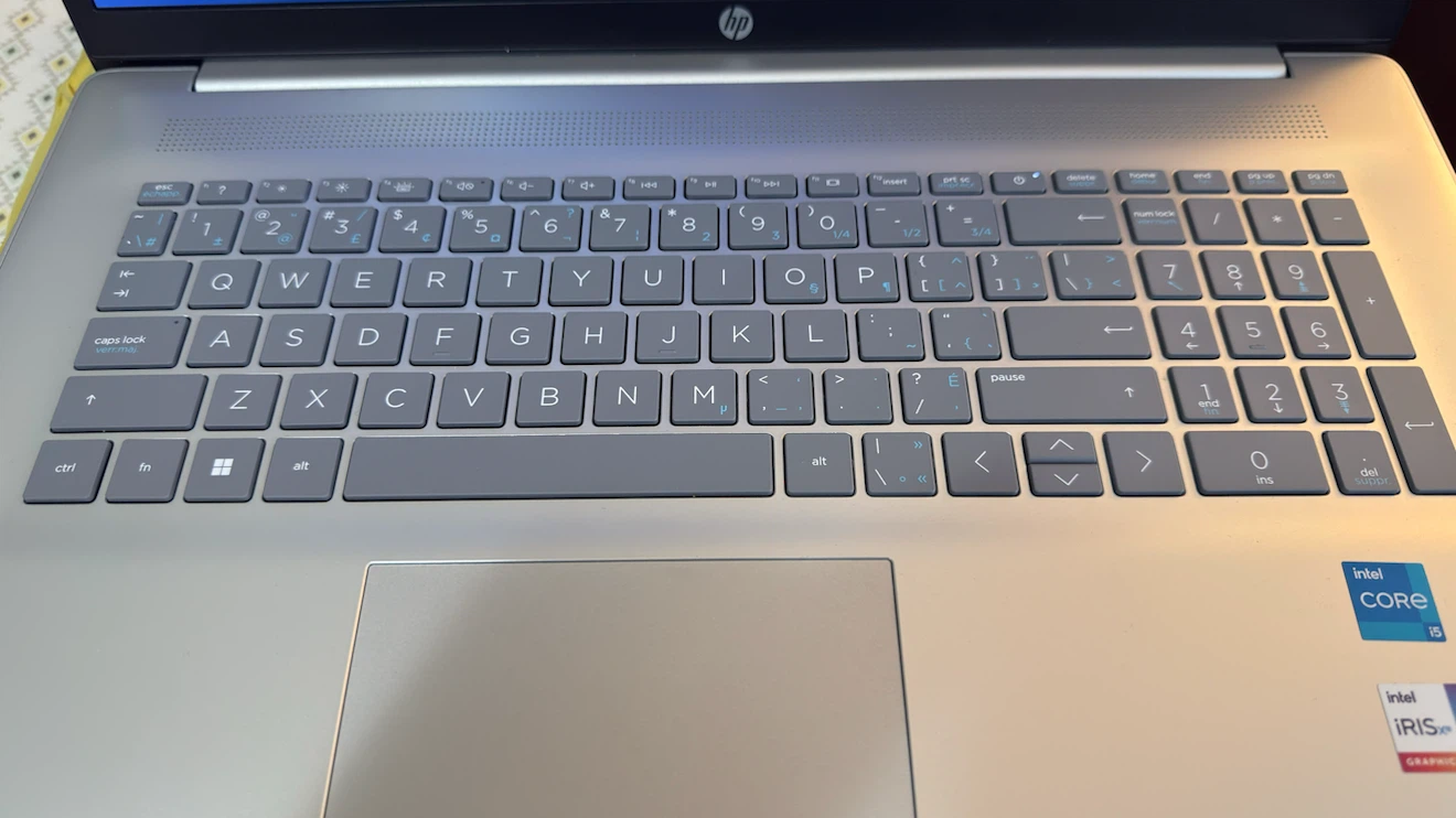 HP 17.3” Laptop with Intel Core i5 - photo 4