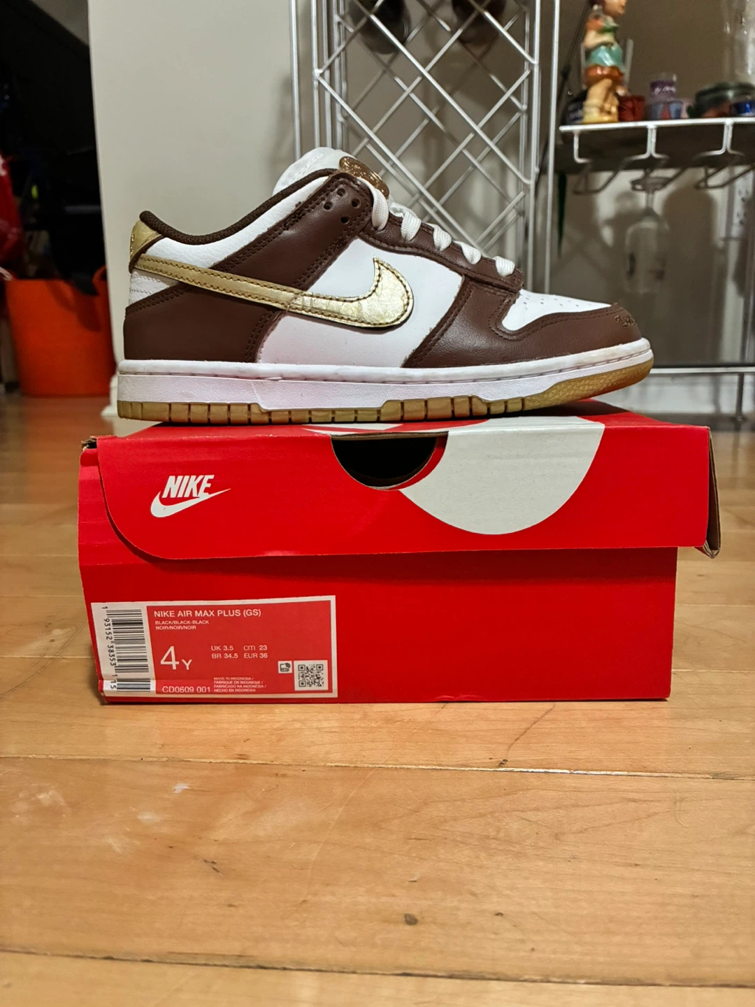 Nike Dunk Low Sneakers, Size 4Y - photo 2