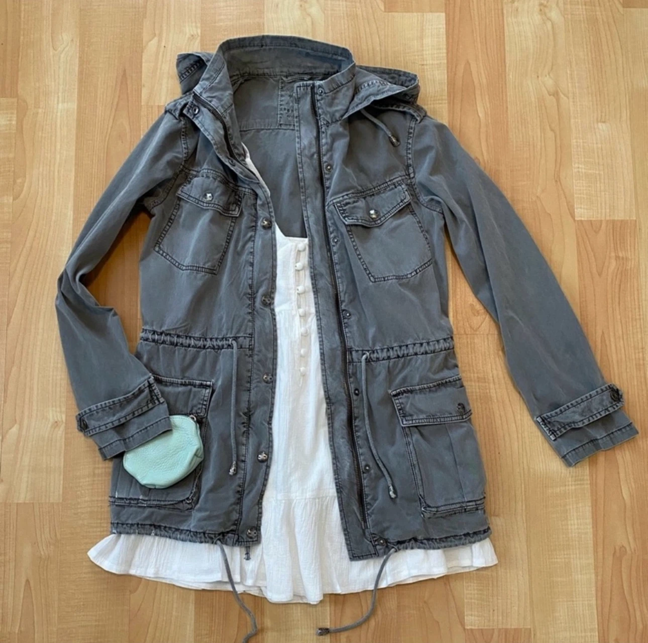 Aritzia Talula grey spring / fall hooded jacket