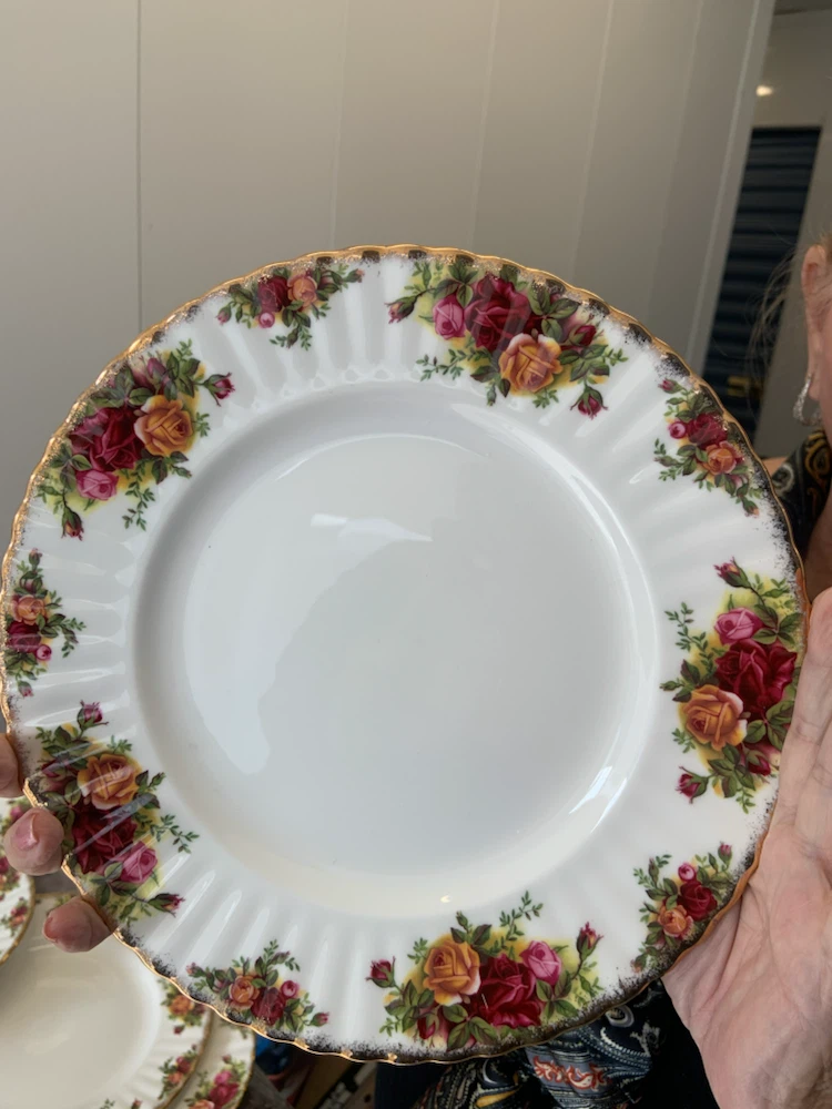 Royal Albert Old Country Roses Dinnerware Set - photo 4