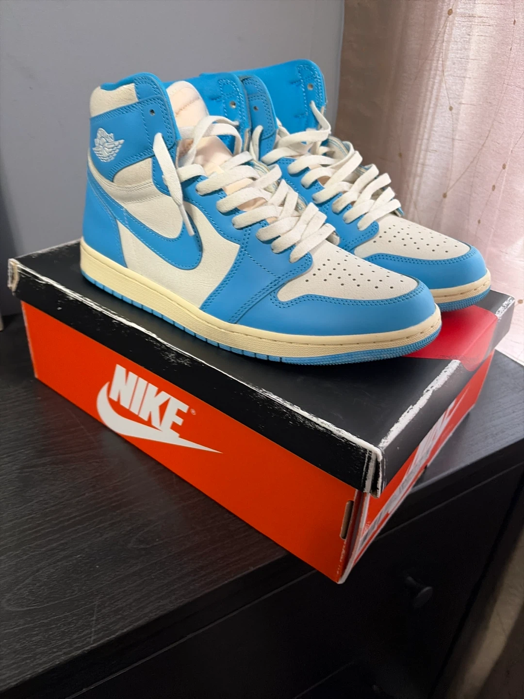 Nike Air Jordan 1 Retro High OG University Blue, Size 11