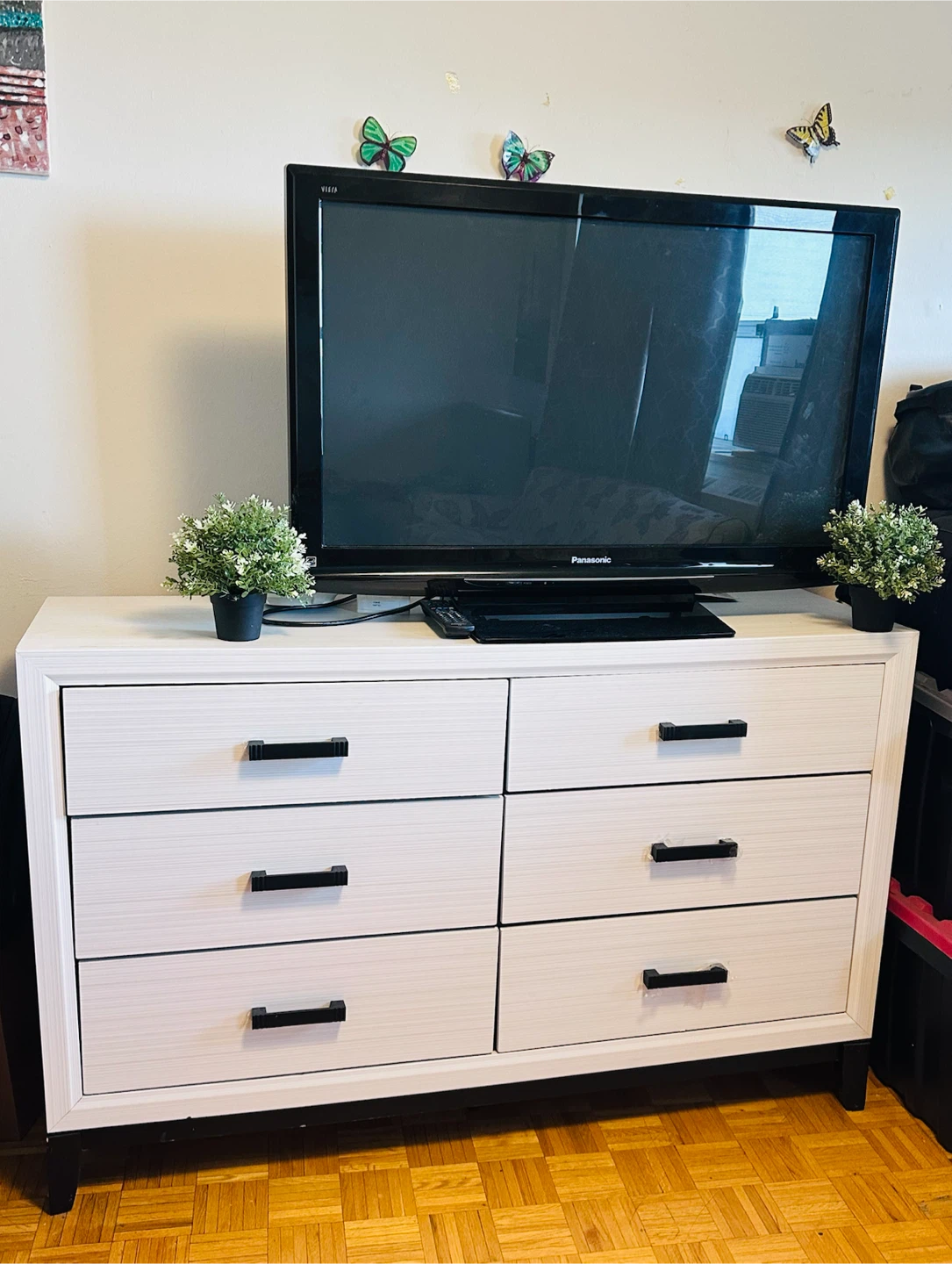 White 6-Drawer Dresser with Black Handles - photo 2