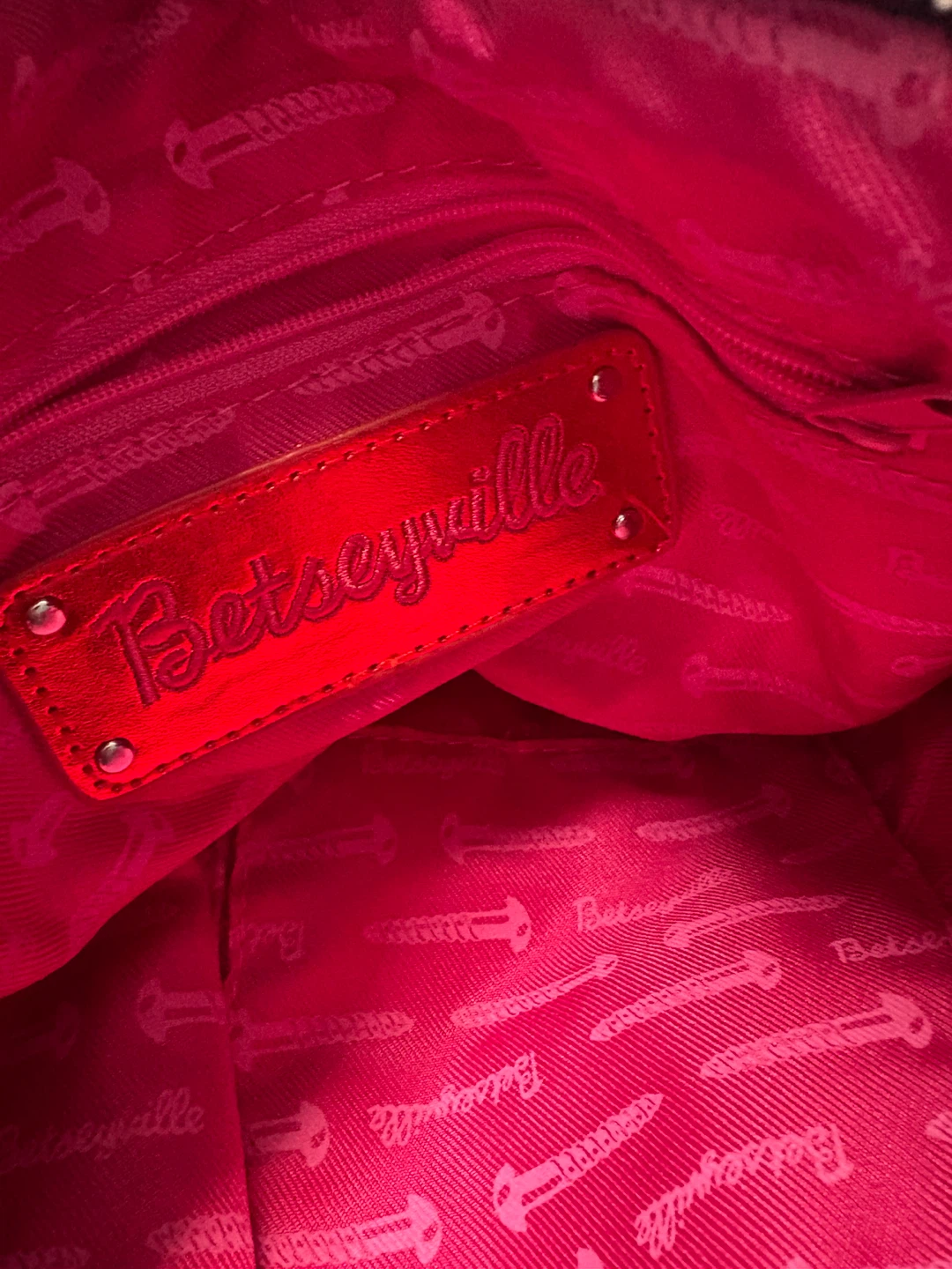 Betseyville by Betsey Johnson Shoulder Handbag - photo 4