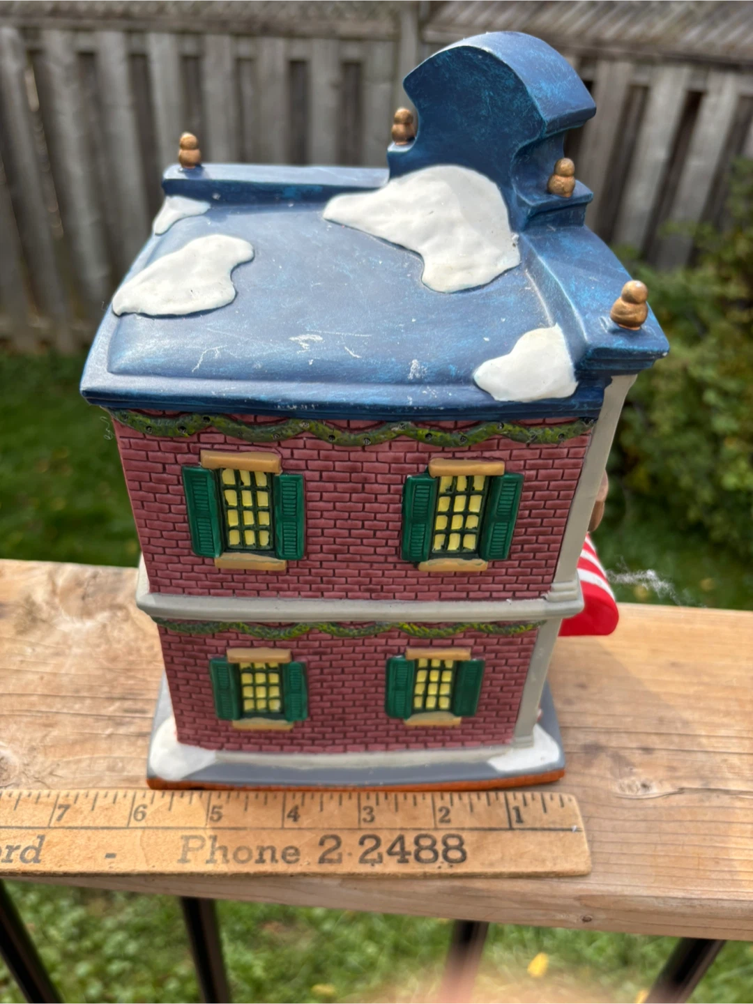 St. Nicholas Square Anne's Restaurant Holiday Village Building - photo 5