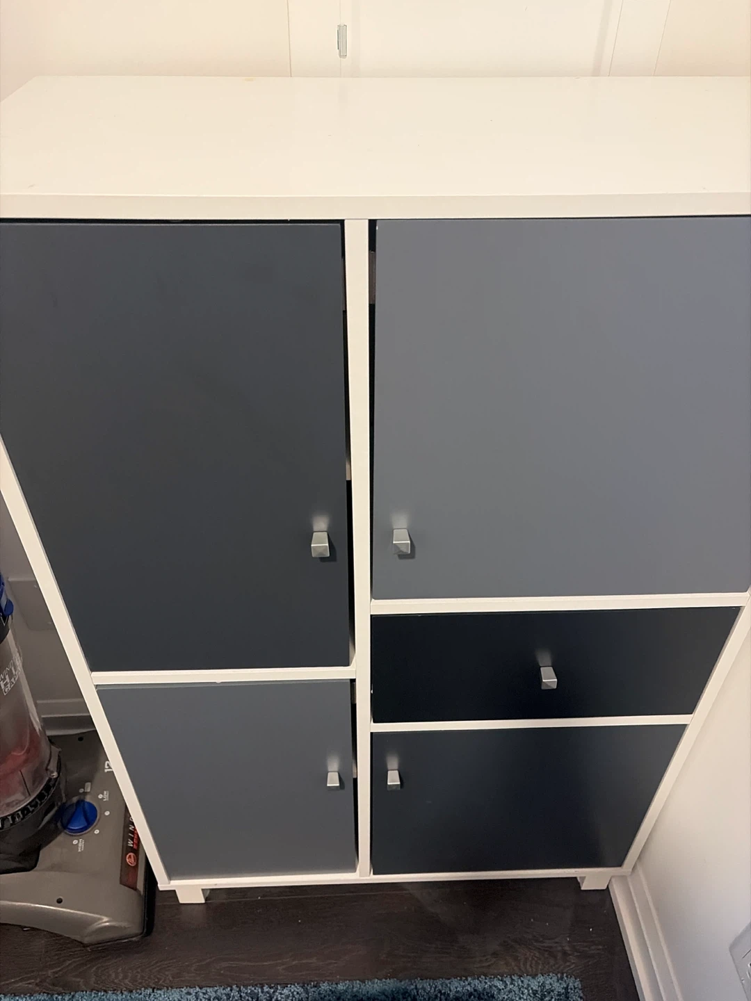 STRUCTUBE cabinet