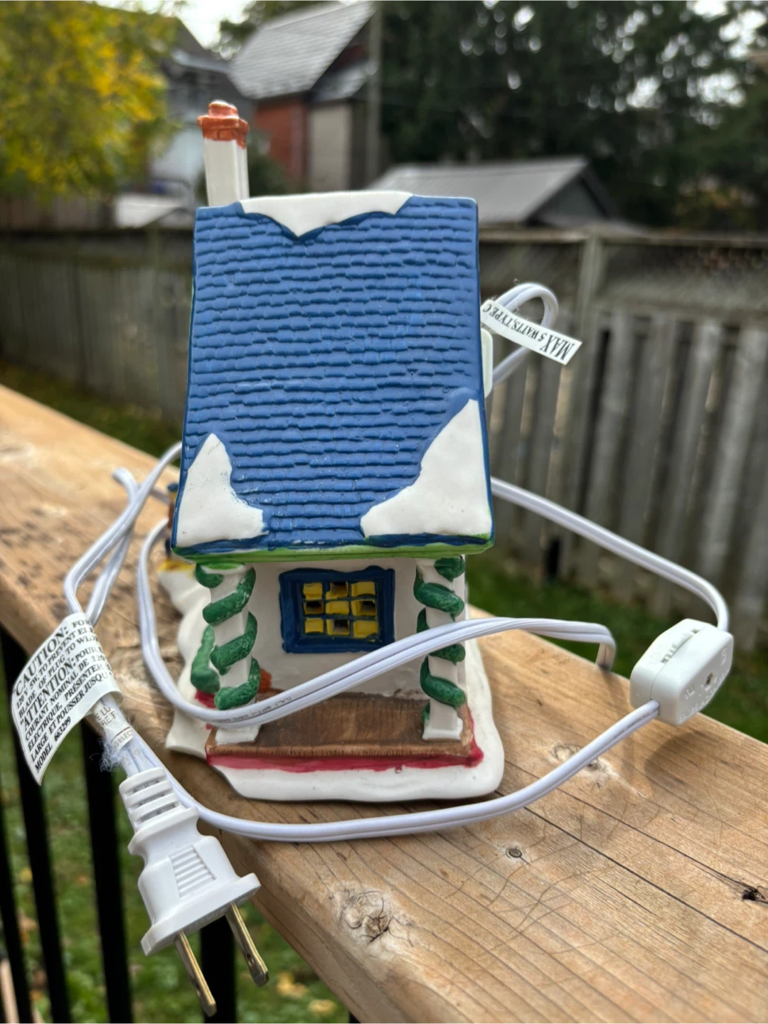 Snow Hill Candy Shop Christmas Village House - photo 4