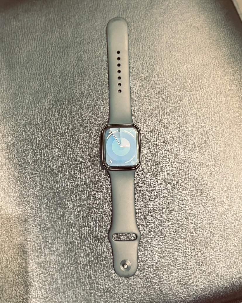 Apple Watch Series 4 - photo 2