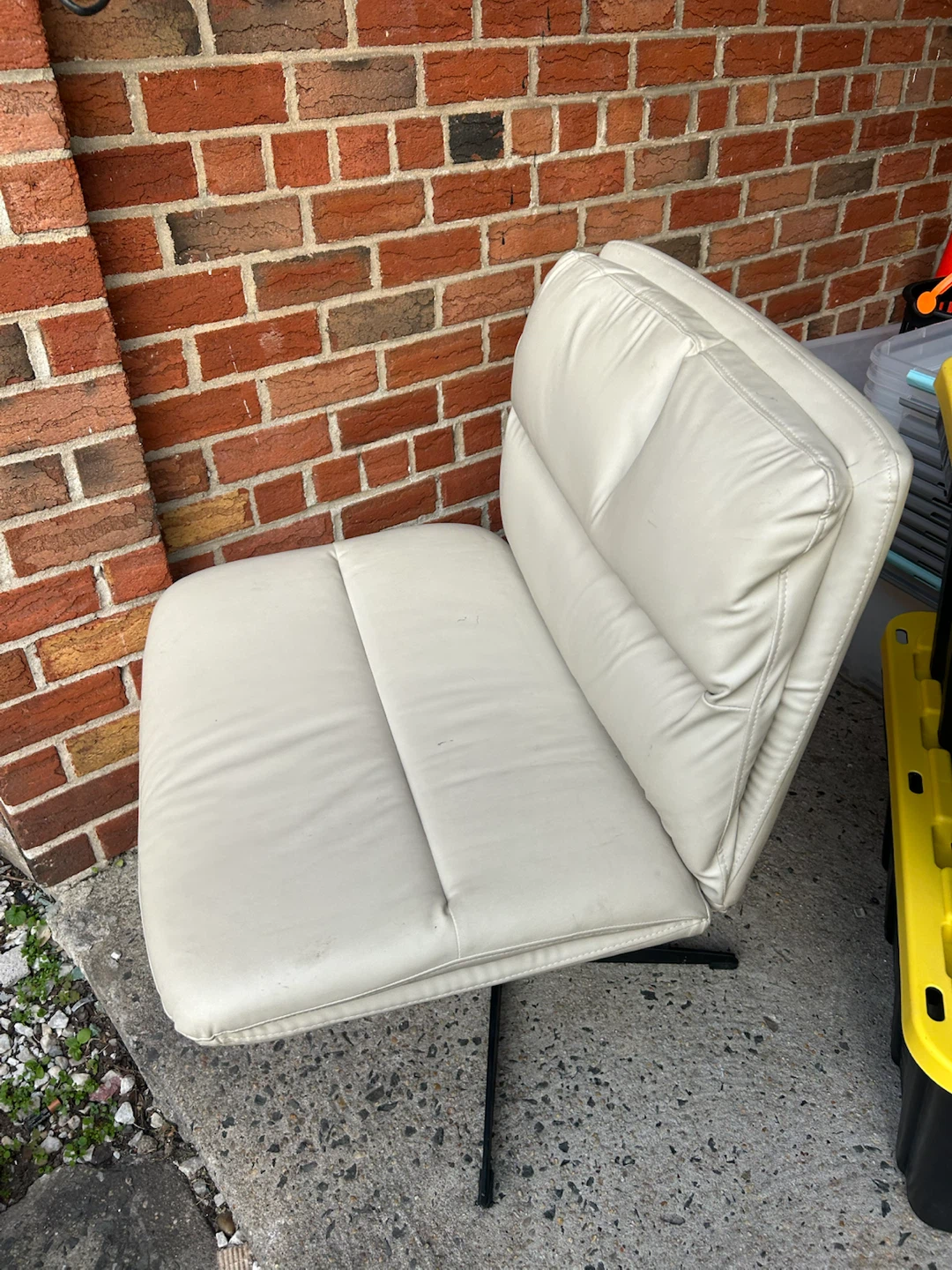 White Swivel Accent Chair - photo 2