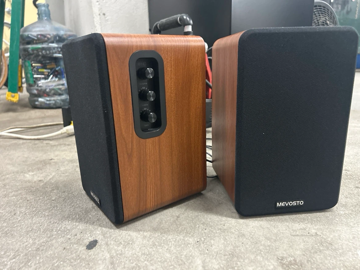 DS19 Powered Bookshelf Speakers – For Repair / Parts – $80 - photo 2
