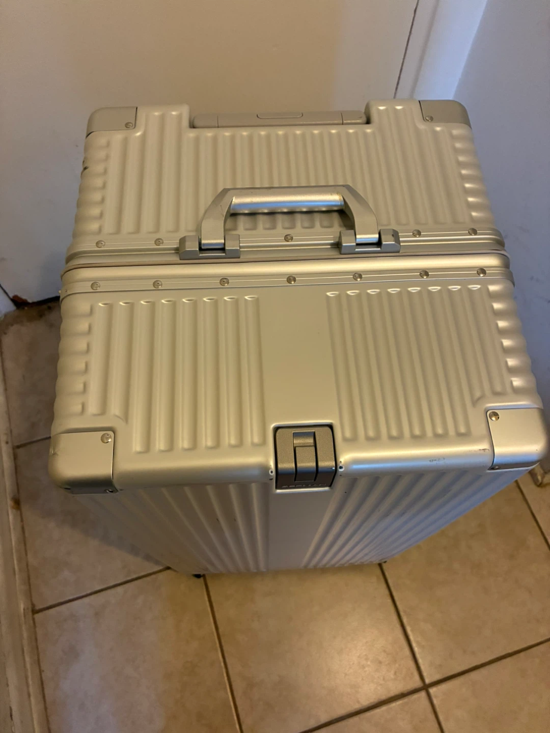Authentic 30-inch Behrman Luggage - photo 5
