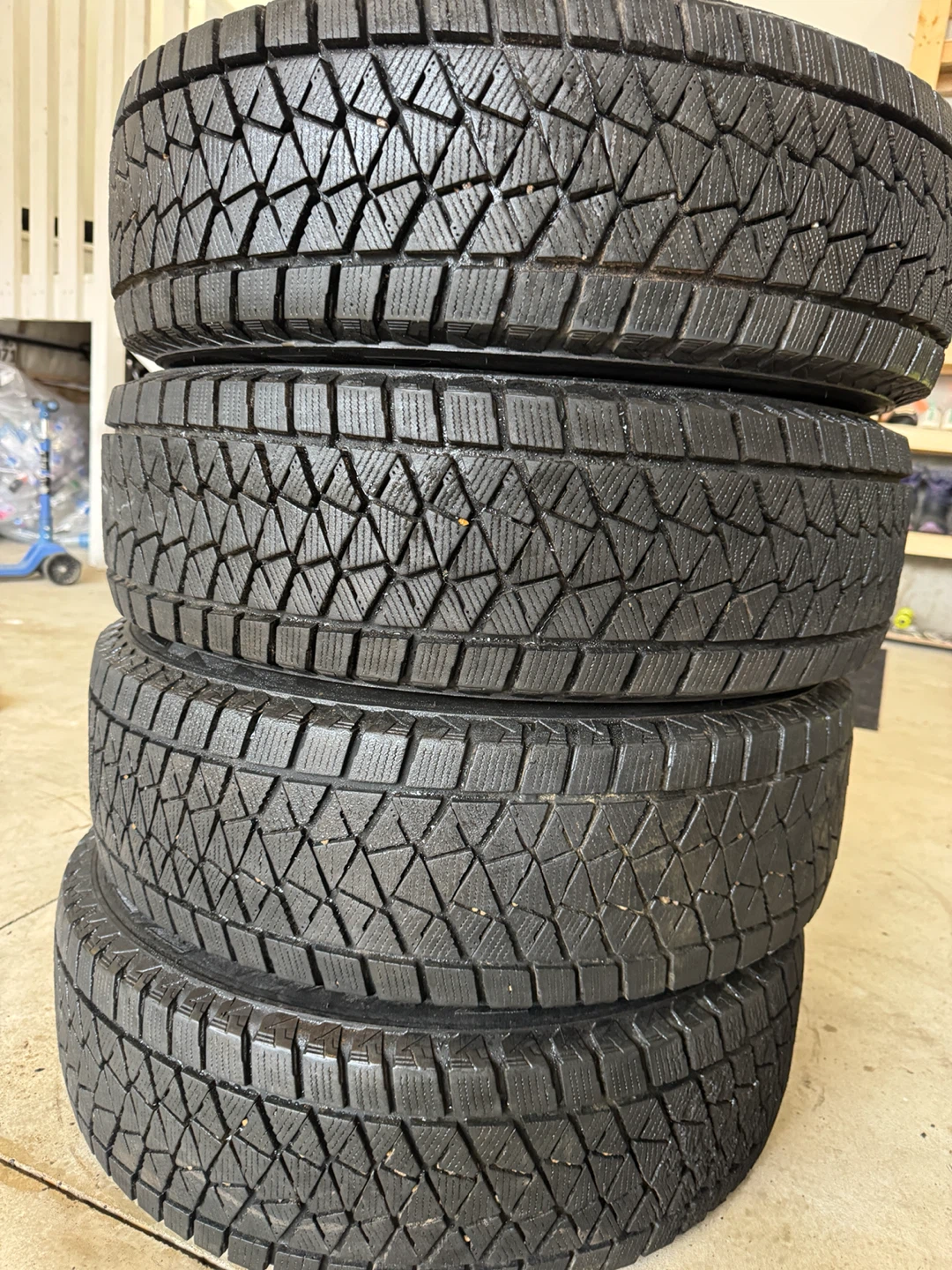 Bridgestone Blizzak Winter Tires - 215/70R16 (Set of 4)