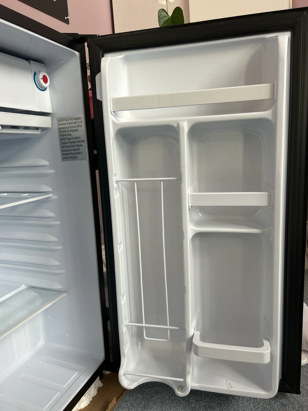 Frigidaire Mini Fridge - photo 3