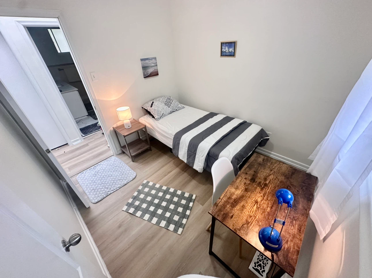 Private room for rent