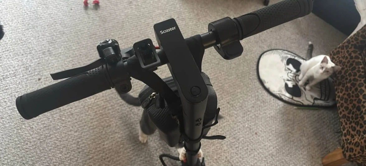 I scooter i8 goes 29kmh