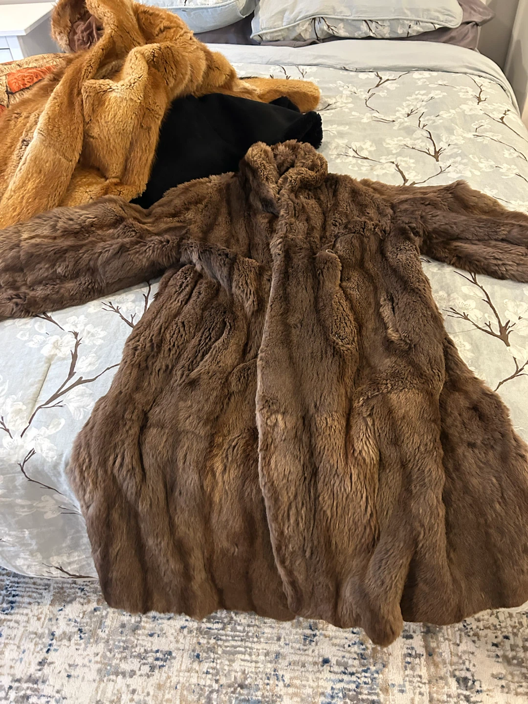 7-Piece Vintage Fur & Sheepskin Collection — $1100 - photo 5