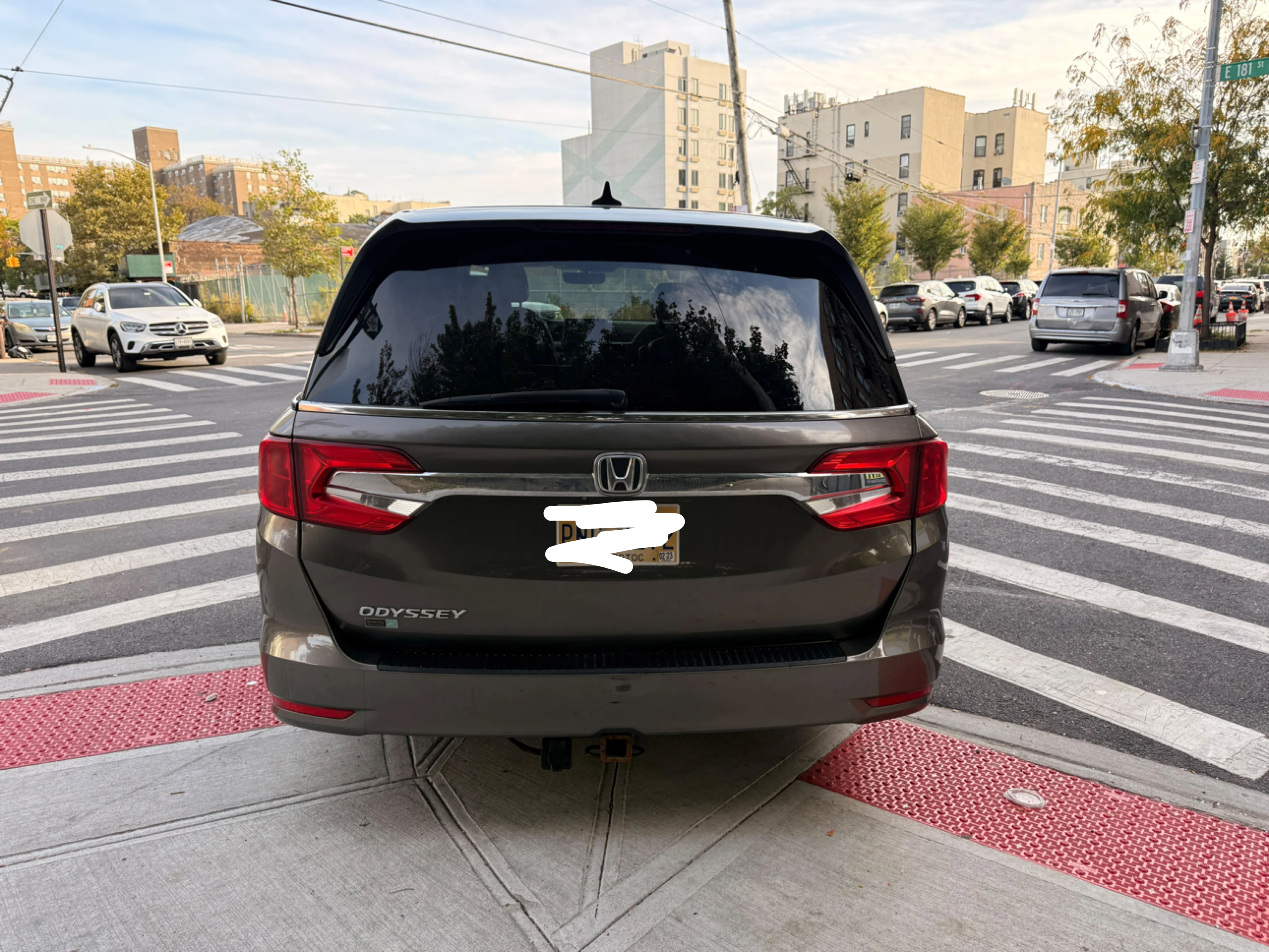 Car - photo 2
